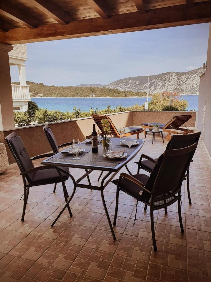 Apartments Rina - Kneze Račišće 외부 사진